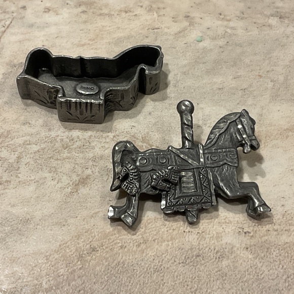 Torino Pewter Carousel Horse Trinket Box Brooch Earrings Vintage - Picture 2 of 11